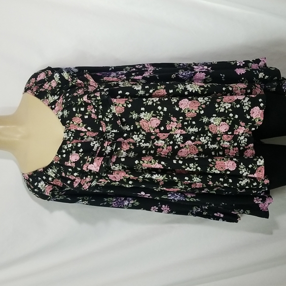 FREE PEOPLE FLORAL  BLOUSE IN SIZE MEDIUM WITH FRONT POCKET - Picture 1 of 8